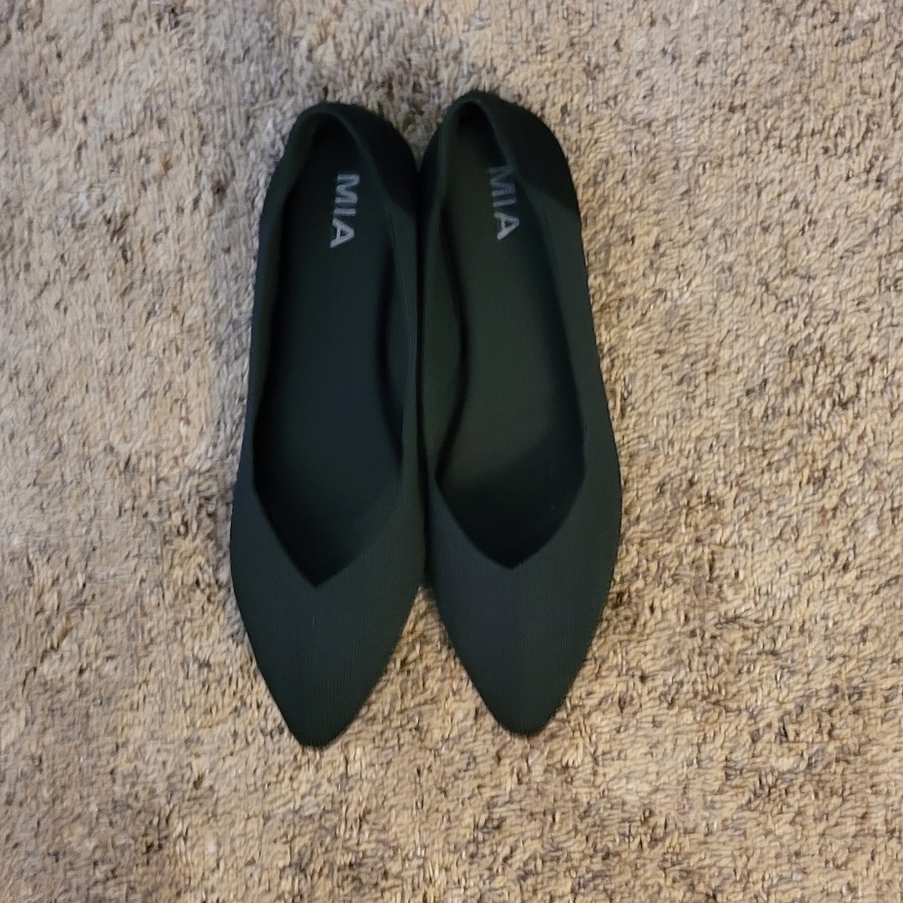 Mia Izzy Flynit Flat sz 11